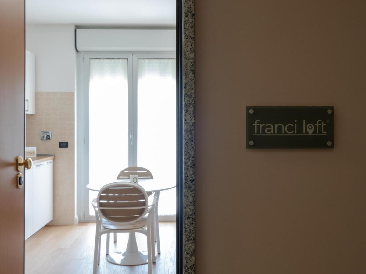 Franci Loft Apartment Pescara Exterior photo
